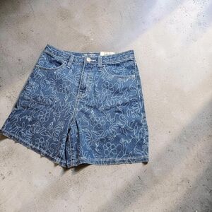 NWT Epic Threads Size 12 Floral Pattern Midi Shorts